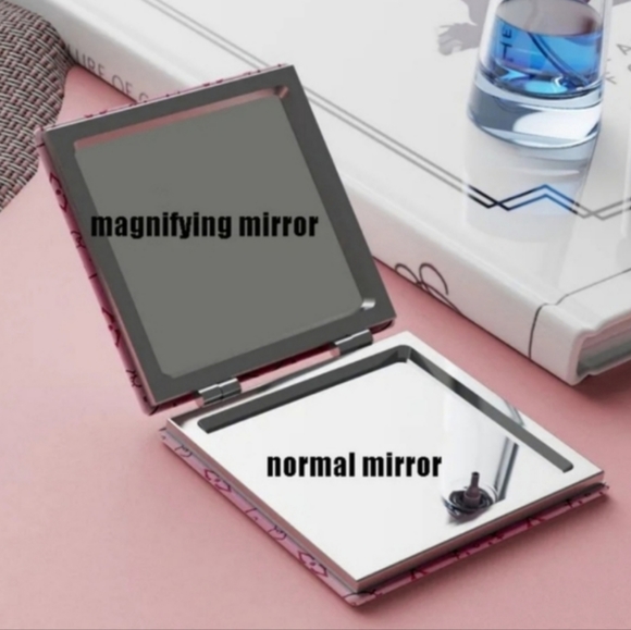 Barbie Compact Mirror - Picture 4 of 9